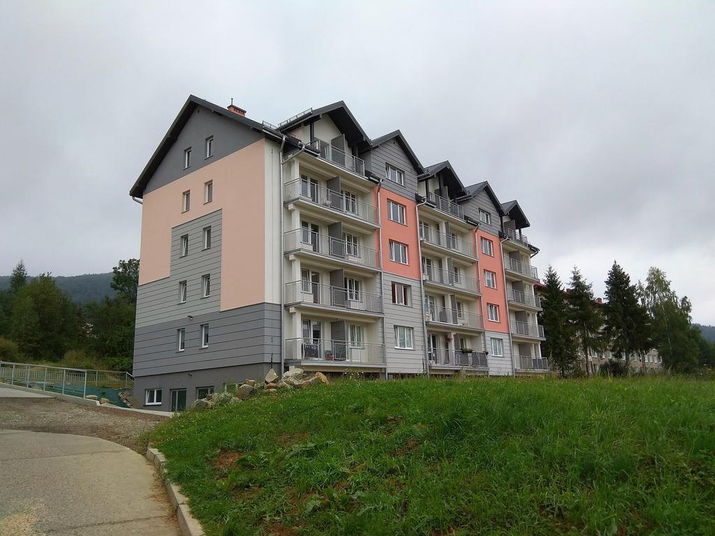 Апартаменти Apartament Zielona Mila Устрики-Долішні Екстер'єр фото